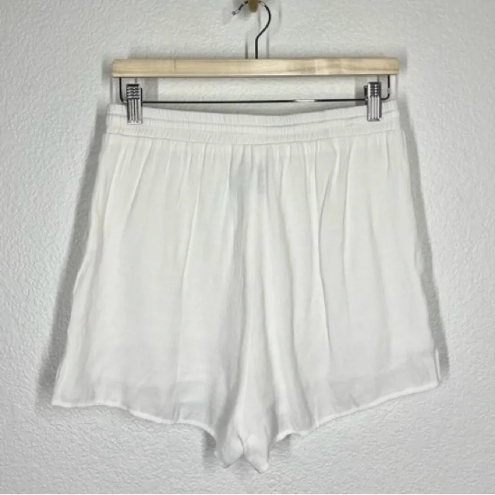 👸Princess Polly👸Women's White Shorts - Picture 4 of 7
